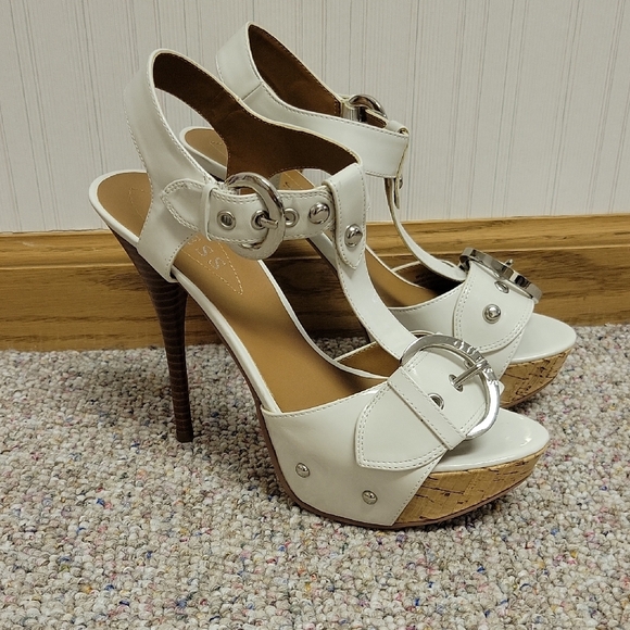 Guess Women's White Vegan Leather Platform Heel Sandals. Sz 7 Florie - Picture 1 of 9